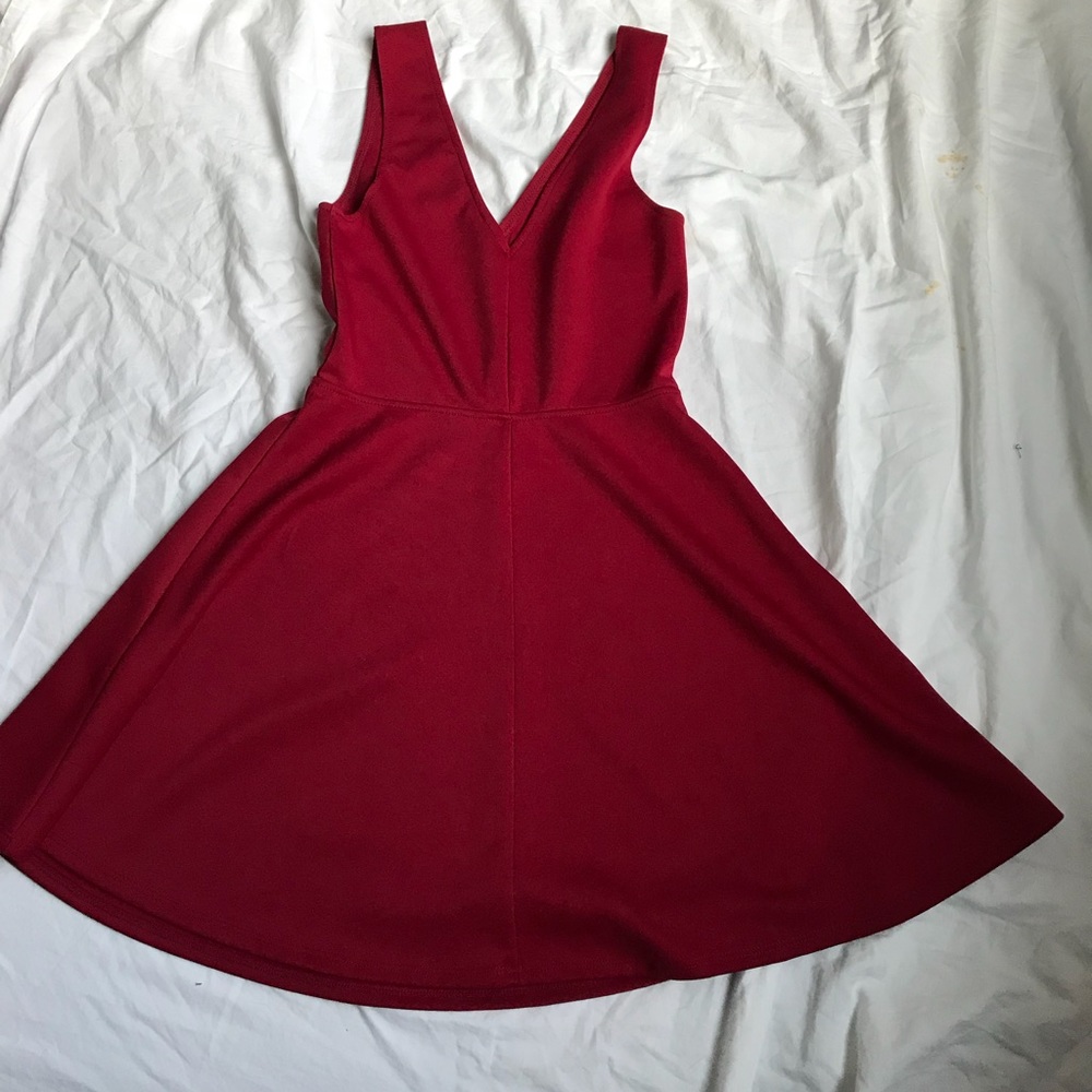 Beautiful red dress!